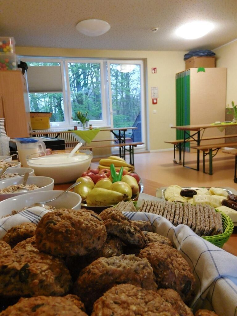 Klimafrühstück am 12.04.24, Gesunde und Ökofaire Ernährung im Wackelzahn, Wir laden ein!